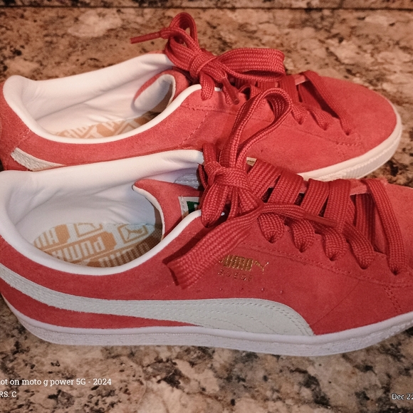 🔥 Puma Vintage Classic Red Suede Sneakers | Women's Size 6 🐾 - Picture 4 of 10
